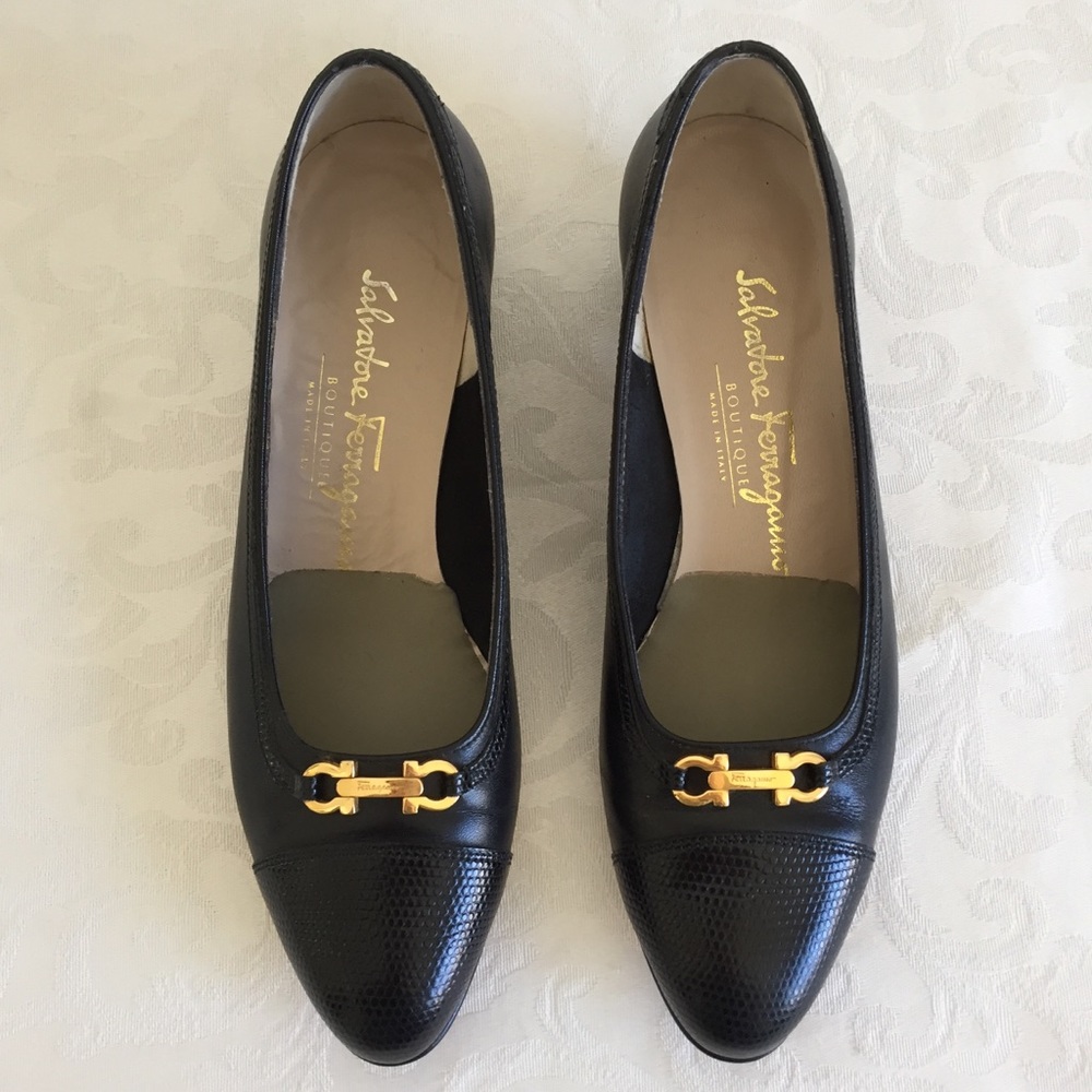Salvatore Ferragamore gancini bit cap toe pumps
